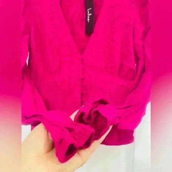 Conversation Starter Fuchsia V-Neck Long Sleeve Button-Up Top size S NWT 
Lulus - Picture 10 of 12